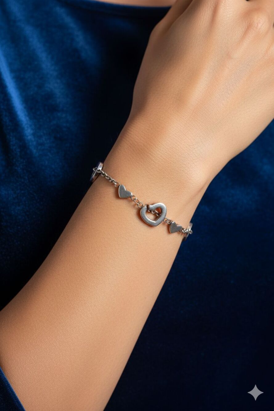 Tiffany & Co. 925 Sterling Silver Heart Link Toggle Bracelet Signed Authentic